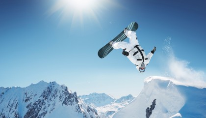 开云体育平台-达里尔·基：全黑队防线的“防守核心”，他总能在关键时刻化解对方进攻威胁