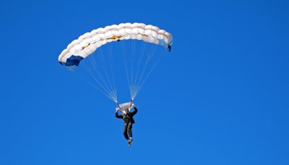 开云在线-男女橄榄球商业差距正逐步缩小，橄榄球比赛规则讲解